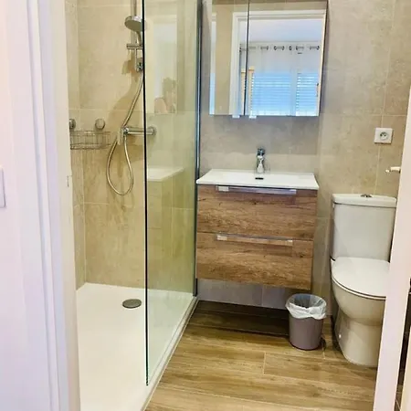 Le Roxane 2 Bedroom In The City-center Of Antibes